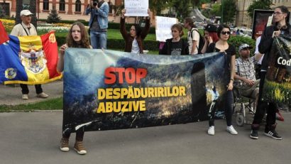 Protest împotriva despăduririlor și la Brașov
