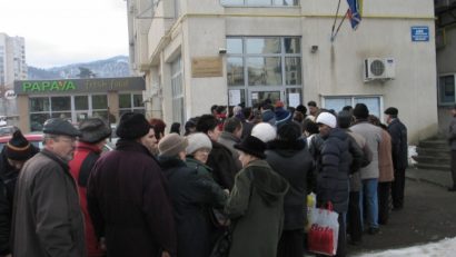 Cozi la uşa CJAS Braşov