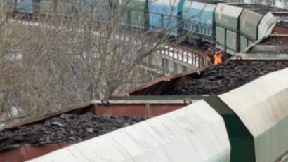 Camerele de supraveghere ale Primăriei Vânători au surprins deraierea trenului