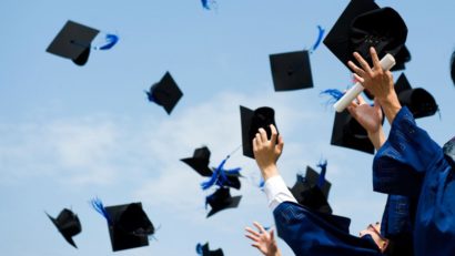 Elevii din clasele a XII-a se pregătesc de absolvire