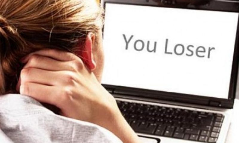 Hărţuirea în spaţiul virtual a luat amploare Hărţuirea în spaţiul virtual a luat amploare