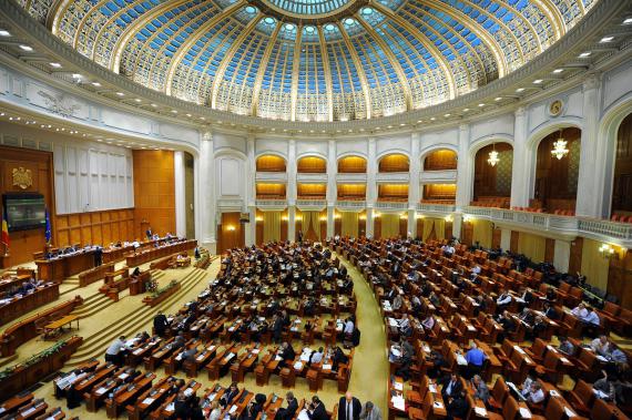 Primarii și șefii de consilii județene scapă de incompatibilitate Primarii și șefii de consilii județene scapă de incompatibilitate