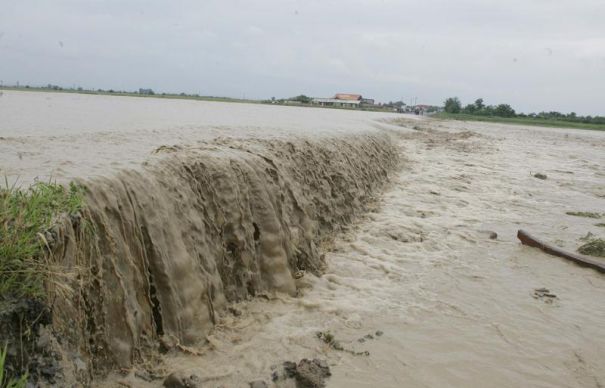 Cod galben de inundaţii pe râuri din judeţele Harghita şi Covasna Cod galben de inundaţii pe râuri din judeţele Harghita şi Covasna