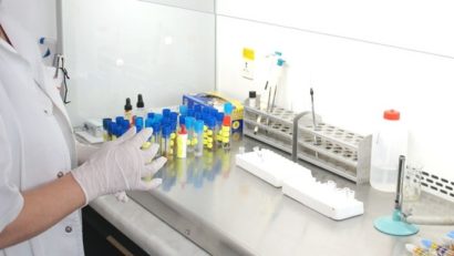 Un milion de analize de laborator efectuate anul trecut în Mureș