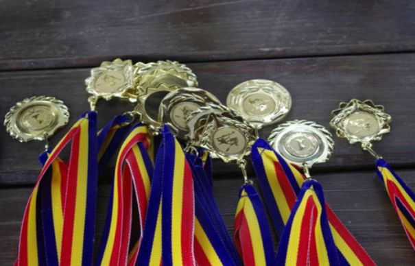 Râșnovul și-a premiat olimpicii sportivi Râșnovul și-a premiat olimpicii sportivi