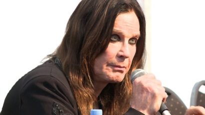 Ozzy Osbourne a oferit un cec în valoare de 10,000 de dolari unei trupe de copii (video)