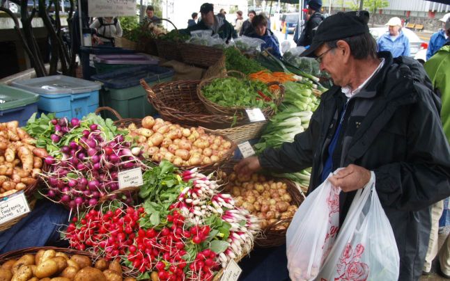 Producătorii care vând în piețe au nevoie de atestat de producător Producătorii care vând în piețe au nevoie de atestat de producător