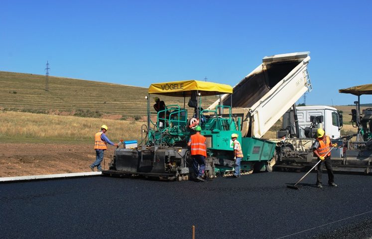 Trei drumuri județene din Brașov vor intra în reabilitare Trei drumuri județene din Brașov vor intra în reabilitare
