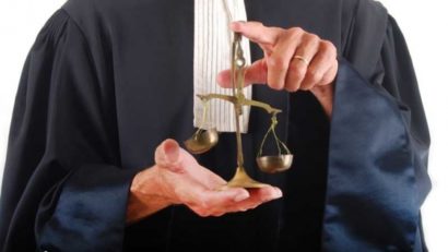 Avocații din România ar putea intra în grevă
