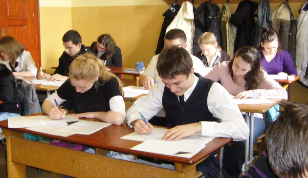 Ședinţe cu elevii claselor a 8-a şi cu părinţii lor Ședinţe cu elevii claselor a 8-a şi cu părinţii lor