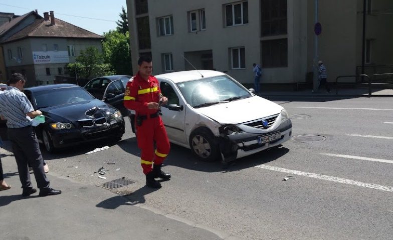 Accident rutier cu un rănit ușor, azi, în Tg.Mureș, în urmă cu 30 de min Accident rutier cu un rănit ușor, azi, în Tg.Mureș, în urmă cu 30 de min