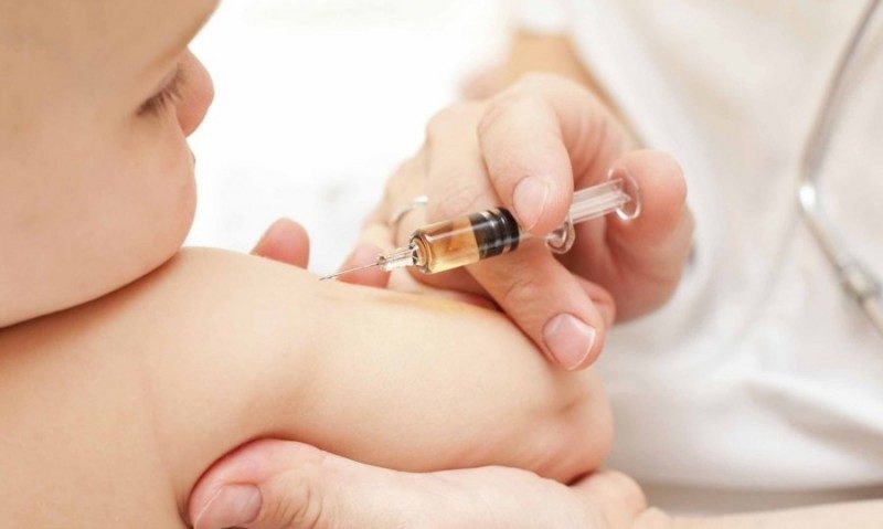 Vaccinul hexavalent pentru sugari, în întârziere la Mureş Vaccinul hexavalent pentru sugari, în întârziere la Mureş