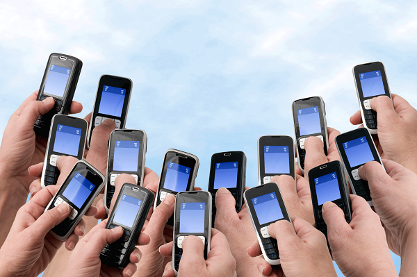 Utilizatorii de telefonie mobilă din România au vorbit 67 de miliarde de minute, în 2014 Utilizatorii de telefonie mobilă din România au vorbit 67 de miliarde de minute, în 2014