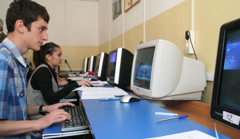 Examenul de Bacalaureat continuă, astăzi, cu evaluarea competenţelor digitale Examenul de Bacalaureat continuă, astăzi, cu evaluarea competenţelor digitale
