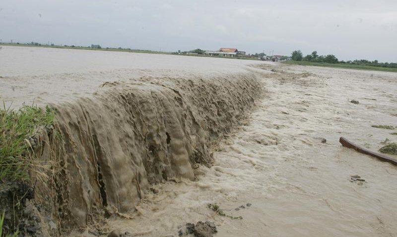 Cod galben de inundaţii în nouă bazine hidrografice din 15 judeţe, din această după-amiază Cod galben de inundaţii în nouă bazine hidrografice din 15 judeţe, din această după-amiază