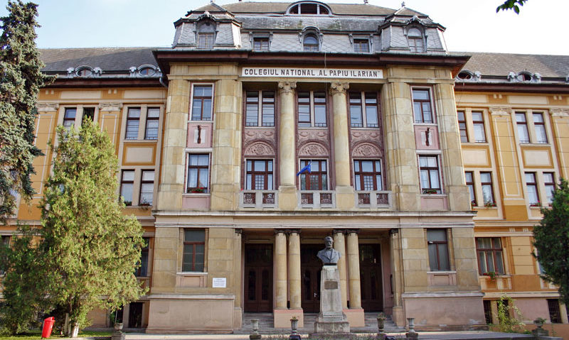 100 de elevi de la Colegiul Național ”Alexandru Papiu Ilarian” din Tîrgu-Mureș vor învăța cum se gestionează o firmă 100 de elevi de la Colegiul Național ”Alexandru Papiu Ilarian” din Tîrgu-Mureș vor învăța cum se gestionează o firmă