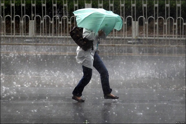 Informare de instabilitate atmosferică accentuată emisă de meteorologi