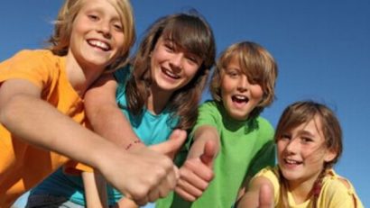 Elevii şi preşcolarii intră în vacanţa de vară