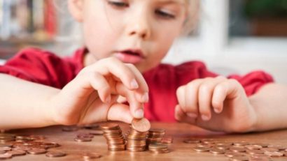 Aproape 100.000 de copii din Mureș se vor bucura de alocațiile mărite de la 1 iunie