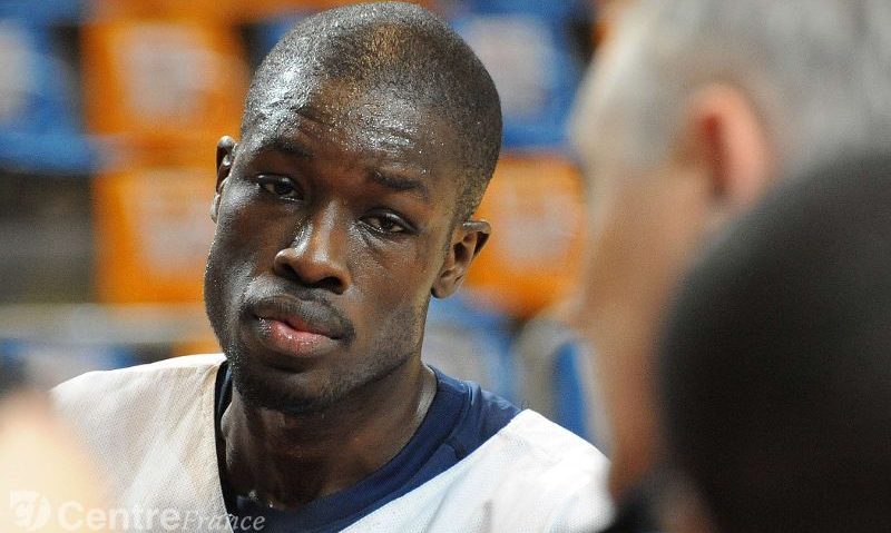 Pivotul senegalez Ousmane Barro, un nou sezon la BC Mureş Pivotul senegalez Ousmane Barro, un nou sezon la BC Mureş