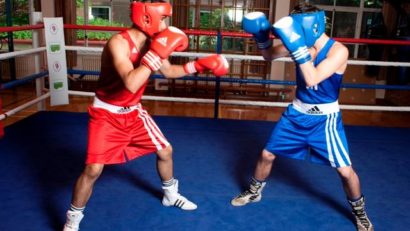 Pugilişti de la 10 cluburi vor boxa la Cupa Luduşului