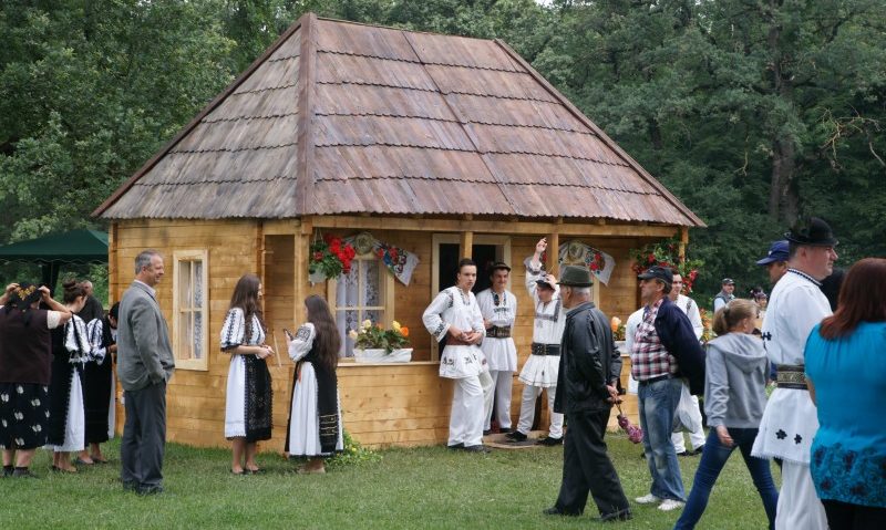 Tradiţia şi-a schimbat înfăţişarea în acest an la Gurghiu Tradiţia şi-a schimbat înfăţişarea în acest an la Gurghiu
