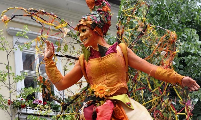 Peste 400 de spectacole susținute de 2.500 de artiști, în 10 zile Peste 400 de spectacole susținute de 2.500 de artiști, în 10 zile