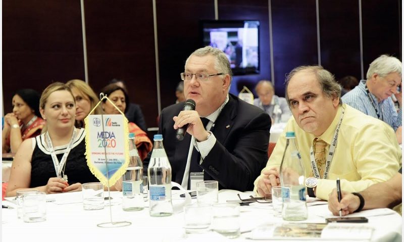 Ovidiu Miculescu: Spiritul radioului, în ciuda asaltului tehnologic, „e pe mâini bune” Ovidiu Miculescu: Spiritul radioului, în ciuda asaltului tehnologic, „e pe mâini bune”