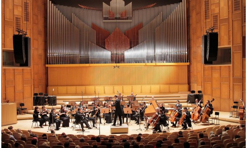 Concert Mozart cu pianistul ceh Jan Simon la final de stagiune pentru Orchestra de Cameră Radio Concert Mozart cu pianistul ceh Jan Simon la final de stagiune pentru Orchestra de Cameră Radio