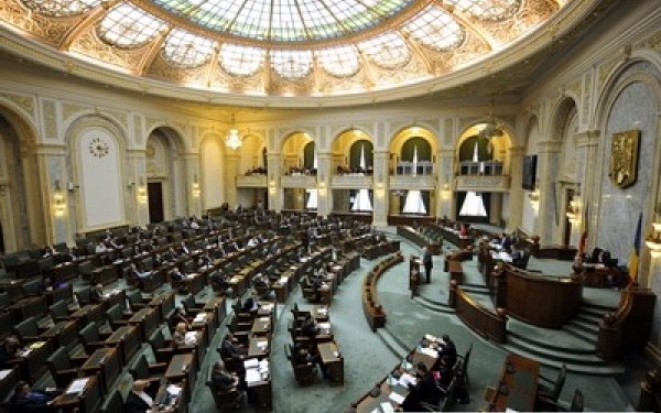 Senatul a adoptat astăzi proiectul de lege prin care se anulează datoriile la ANAF ale persoanelor cu venituri din activităţi independente Senatul a adoptat astăzi proiectul de lege prin care se anulează datoriile la ANAF ale persoanelor cu venituri din activităţi independente