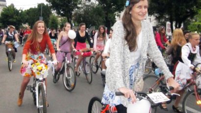 Fustițele pe bicicletă au făcut paradă prin Târgu-Mureș!
