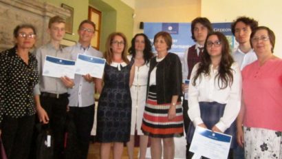 Olimpicii mureșeni la chimie, premiați pentru performanțele lor