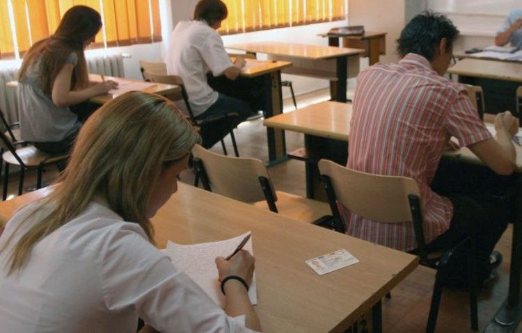 Luni începe examenul de Bacalaureat Luni începe examenul de Bacalaureat