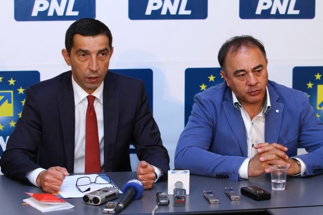 Funcționarea statului, blocată de acuzațiile de corupție de la nivel înalt Funcționarea statului, blocată de acuzațiile de corupție de la nivel înalt
