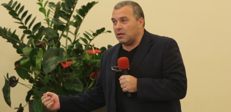 Directorul Teatrului Național din Sibiu critică lipsa evenimentelor culturale în județul Mureș Directorul Teatrului Național din Sibiu critică lipsa evenimentelor culturale în județul Mureș