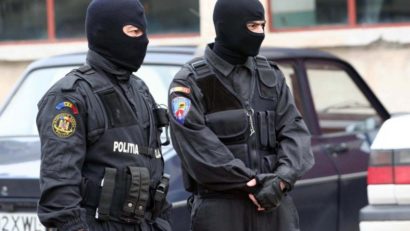 Procurorii DIICOT Braşov au făcut, azi, percheziţii într-un dosar care vizează infracţiuni de spălare de bani