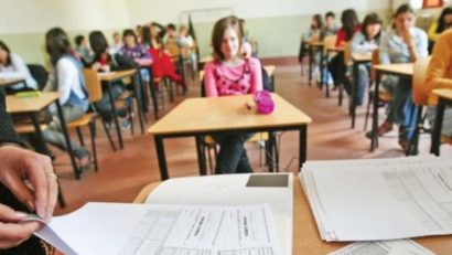 Elevii de clasa a VIII-a se mai pot înscrie doar astăzi la examenul de evaluare naţională