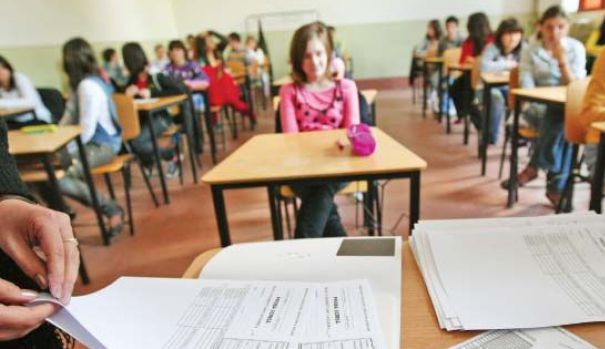 Evaluarea competenţelor la clasa a VI-a începe, astăzi, cu proba de „Limbă şi comunicare” Evaluarea competenţelor la clasa a VI-a începe, astăzi, cu proba de „Limbă şi comunicare”