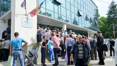 Cozi la APIA Mureș pentru depunerea cererilor de plată