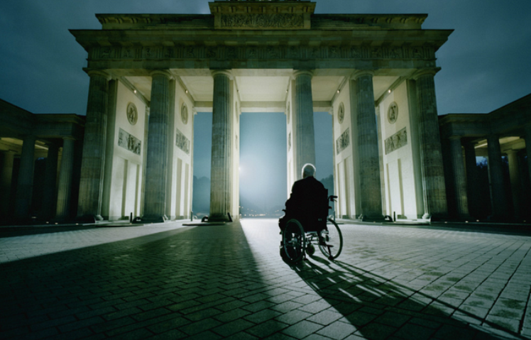 Fostul cancelar german, Helmut Kohl, a fost supus unei intrevenţii chirurgicale Fostul cancelar german, Helmut Kohl, a fost supus unei intrevenţii chirurgicale