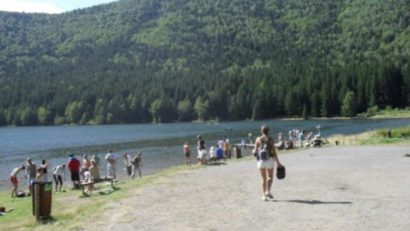 Căutarea adolescentului din Ungaria dat dispărut aseară în zona Lacului Sfânta Ana va fi reluată în această dimineaţă