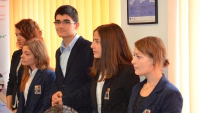 Elevii de la Colegiul „Dr.I.Meșotă” din Brașov, învaţă să facă afaceri pe bani europeni
