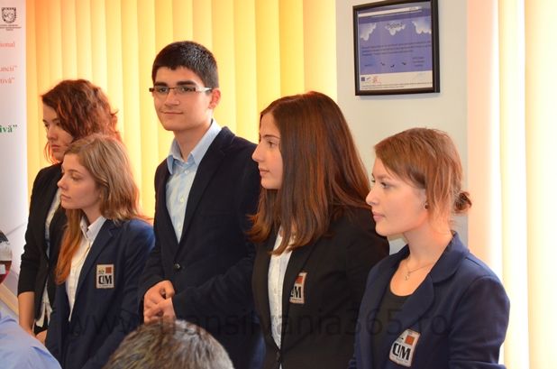 Elevii de la Colegiul „Dr.I.Meșotă” din Brașov, învaţă să facă afaceri pe bani europeni Elevii de la Colegiul „Dr.I.Meșotă” din Brașov, învaţă să facă afaceri pe bani europeni