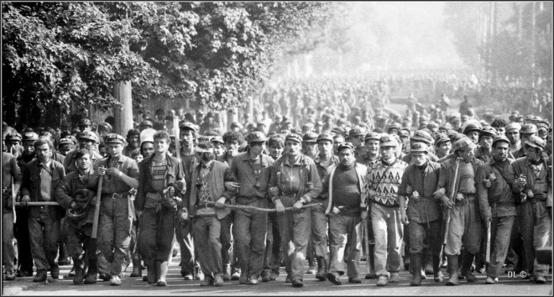 Asociaţia ’21 Decembrie 1989′ a marcat, azi, 25 de ani de la Mineriadă