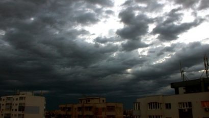Codul galben de furtună a fost prelungit pentru județul Mureș