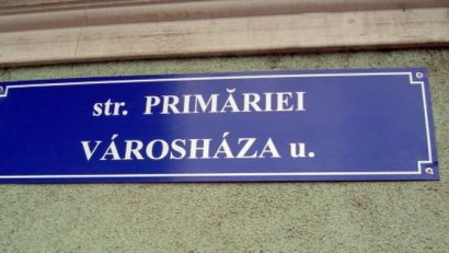 Șeful Poliției Locale Tîrgu-Mureș va fi dat în judecată de cei care au amplasat plăcuțe bilingve pe străzi