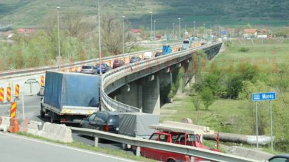 Podul peste Mureş de la Şoimuş, judeţul Hunedoara, se redeschide pentru toate categoriile de tonaj