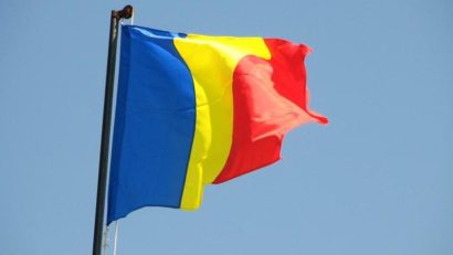 Tricolorul românesc va fi arborat de militari şi poliţişti pe cel mai înalt vârf muntos din România-Vârful Moldoveanu