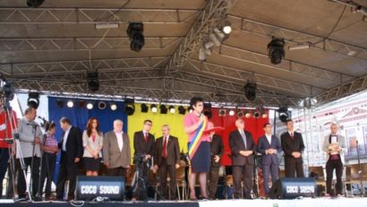 Reghinul se îmbracă în haine de sărbătoare