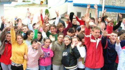 200 de tineri maghiari din România participă la Tabăra de vară a UDMR, la Izvoru Mureşului, județul Harghita